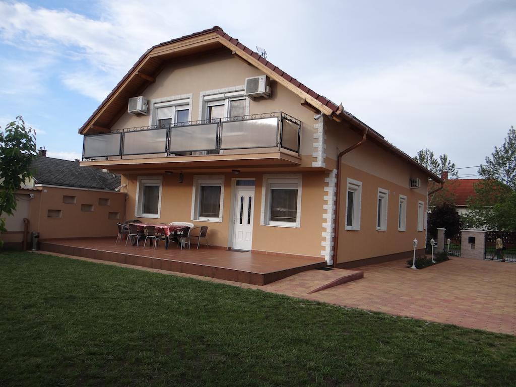 Marinica Apartman Hajdúszoboszló Exterior foto