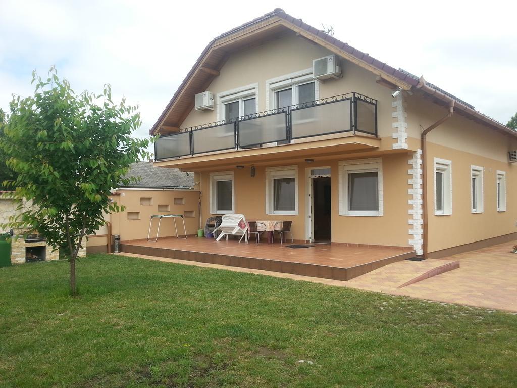Marinica Apartman Hajdúszoboszló Exterior foto